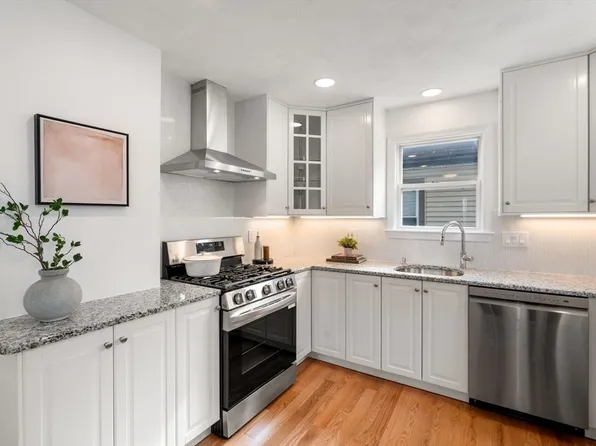5 Hearn St, Watertown, MA 02472