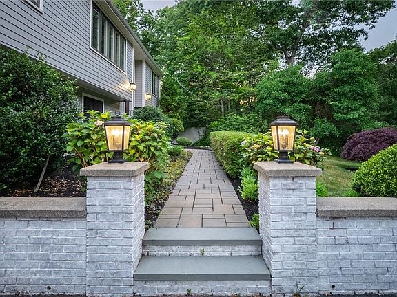 3rd image of 40 Lazywood Ln