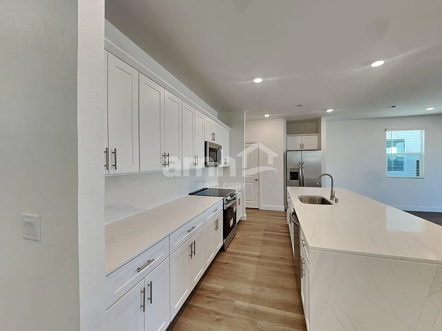 4 bed, 2.5 bath, 2144 sqft, $2,530 — Photo 4