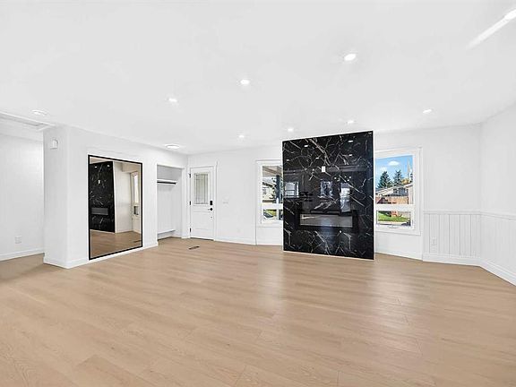 3rd image of 23 N Penworth Cres SE