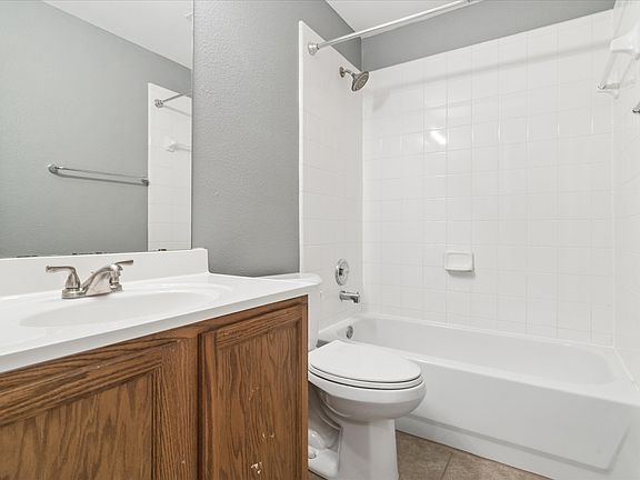 3rd image of 2657 Red Spruce Dr