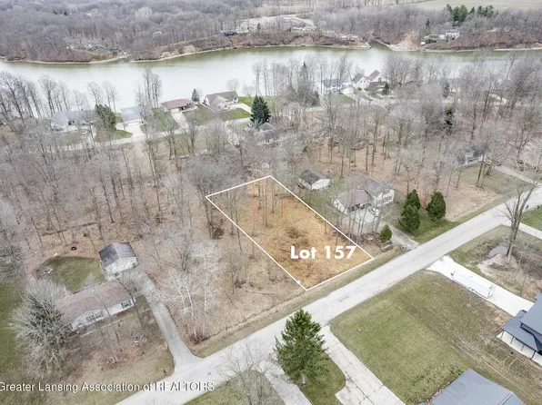 157 Hardwood Trl, Perrinton, MI 48871