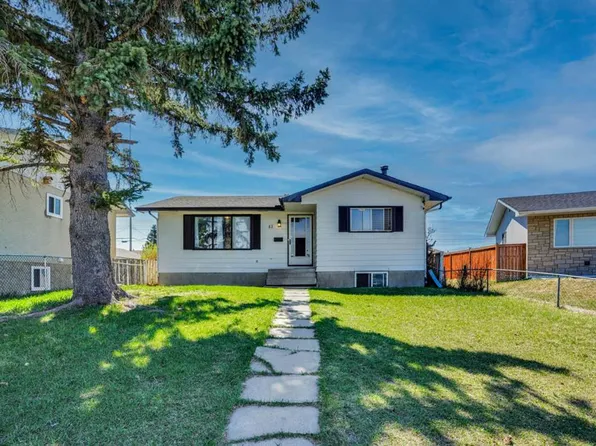 43 Maranda Close NE, Calgary, AB T2A 3E7