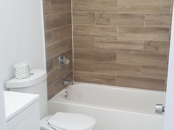 3rd image of 1240 Burlington St