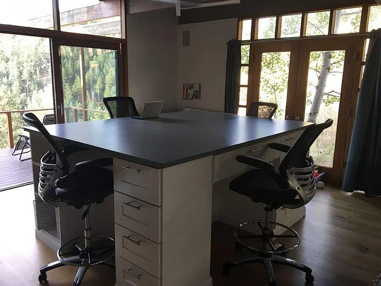 Play/work room