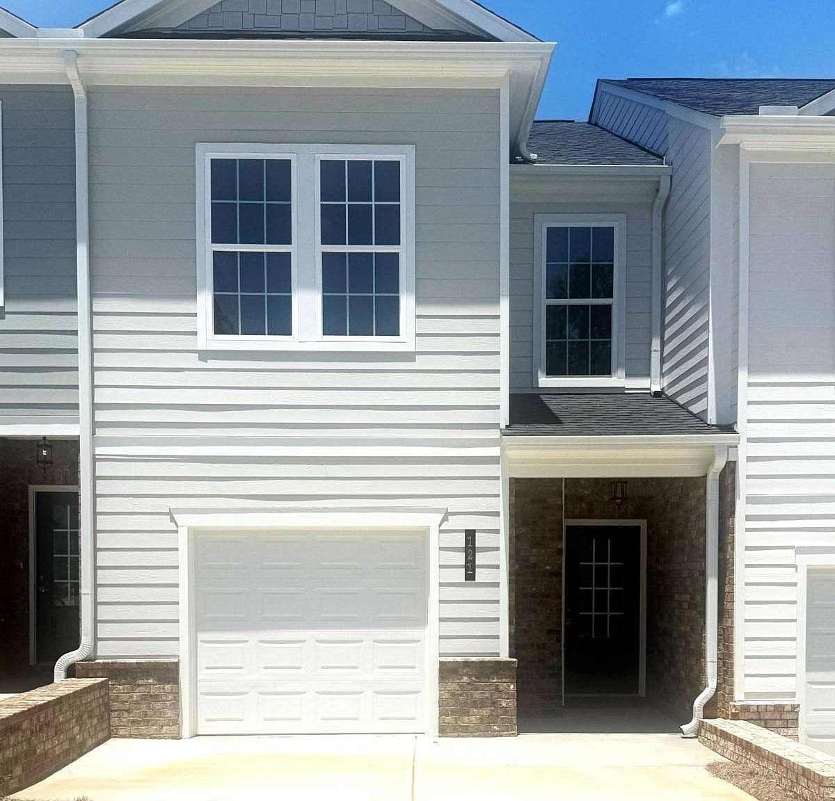 121 Greenview Ct #1304