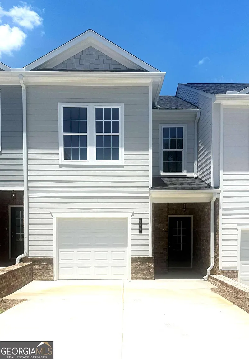 121 Greenview Ct photo 1
