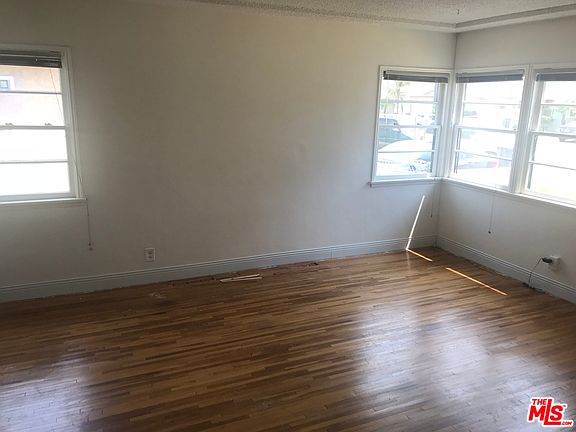4th image of 10017 Rosewood Ave