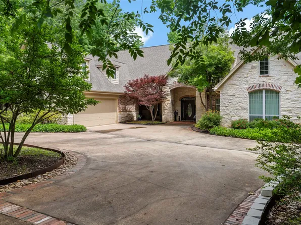 571 Hidden Lake Dr, Powderly, TX 75473