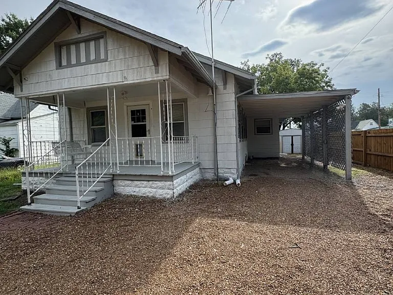 1556 S Palisade St — Photo 2
