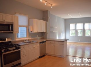 1528 W Diversey Pkwy #3, Chicago, IL 60614