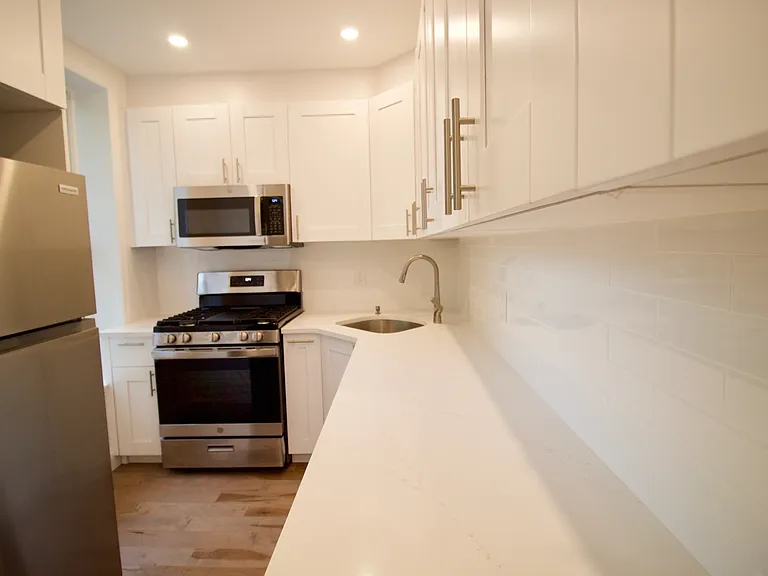 337 Clinton St #3 — Photo 12