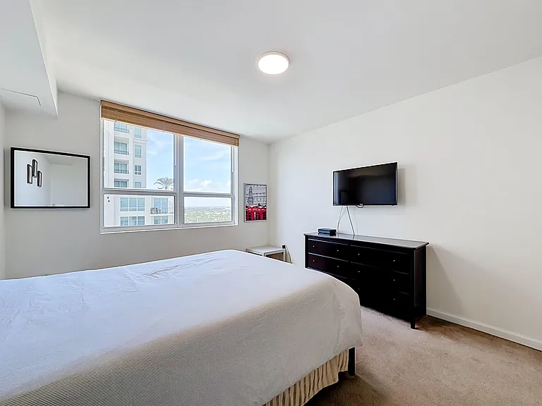 610 W Las Olas Blvd #1819N — Photo 46