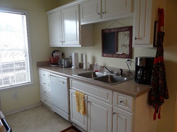 5th image of 120 Melville Ln SW