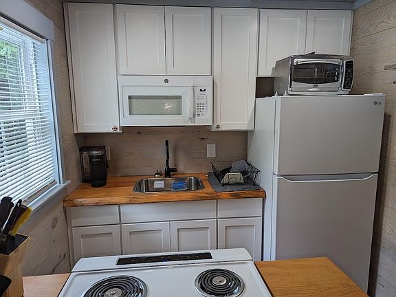 5th image of 234 Sumter St SE #B