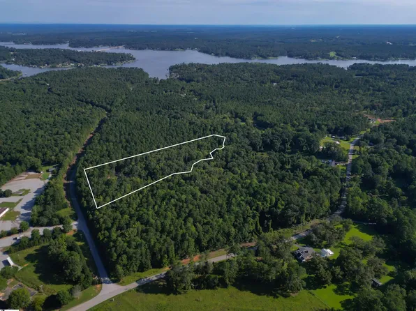 106 Spray Shed Rd, Greenwood, SC 29649