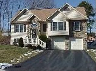 40 Hilltop Dr, Etters, PA 17319
