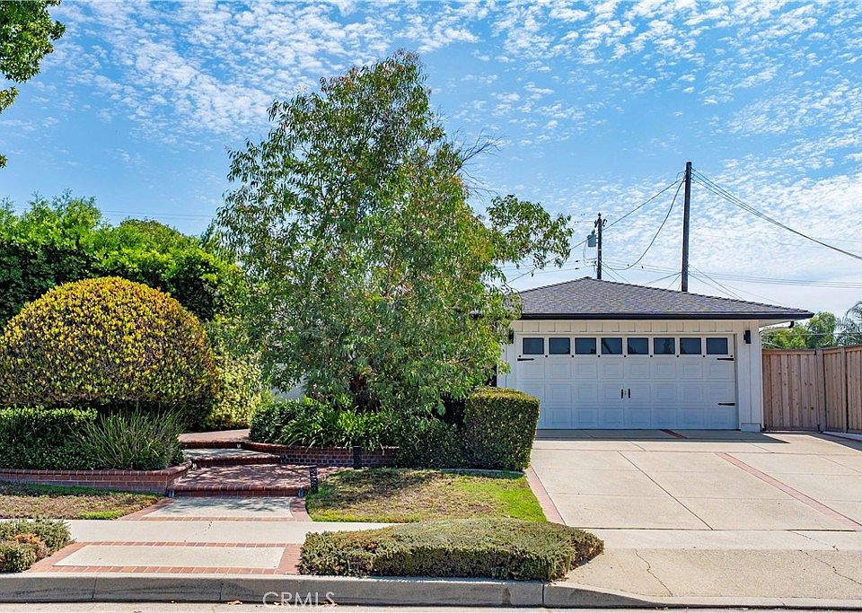 1st image of 1102 Randall Ave