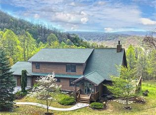 905 Beasley Cove Rd, Hot Springs, NC 28743