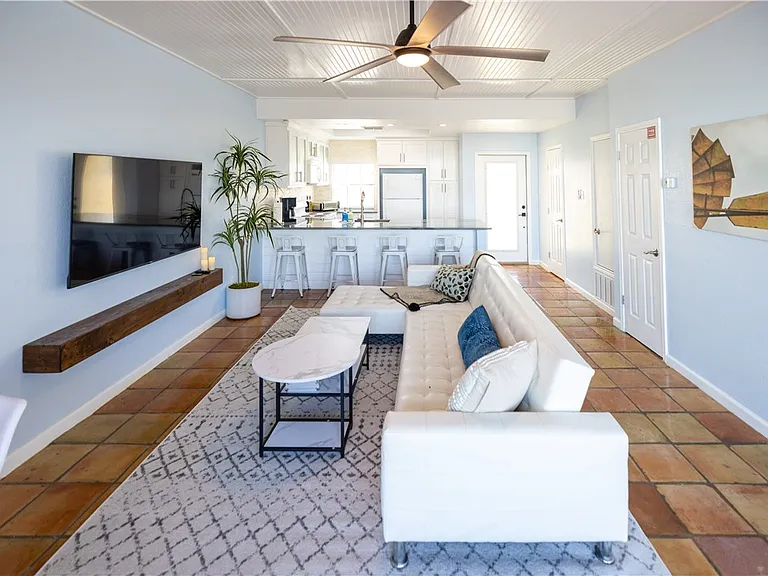14130 E Cabana St #5B — Photo 2