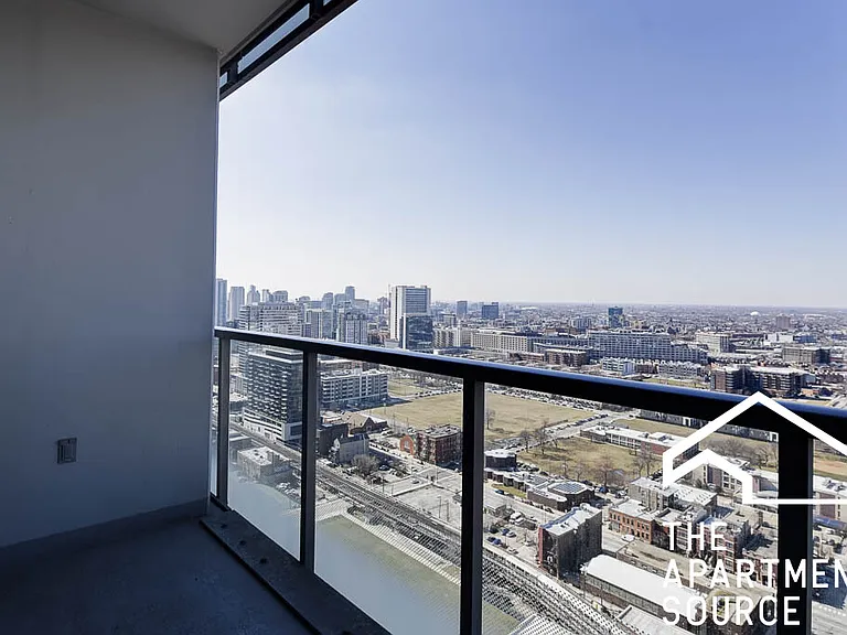 204 W Hill St — Photo 8
