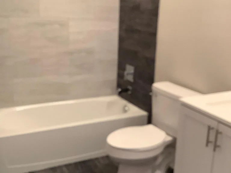 2111 W Seybert St #B — Photo 7