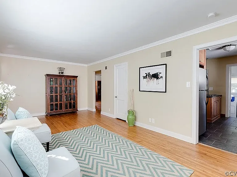 6411 Kensington Ave — Photo 2