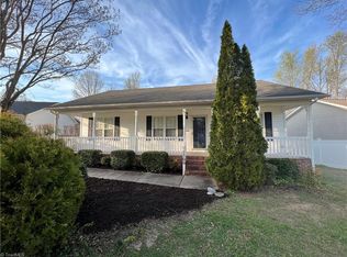 1509 Southtree Ln, High Point, NC 27263