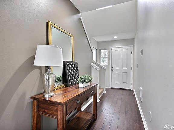 4th image of 20030 18th Avenue Ct E