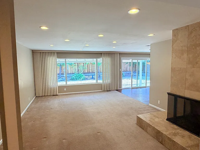 7422 Fallenleaf Ln — Photo 2