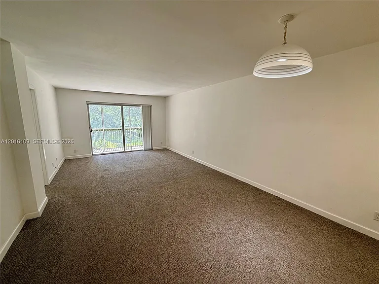 1075 Riverside Dr #306 — Photo 8