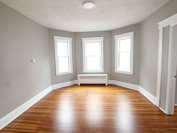 3rd image of 64 James St