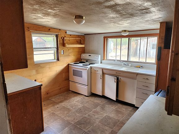 37989 Us Highway 2 S, Libby, MT 59923 | MLS #30013850 | Zillow