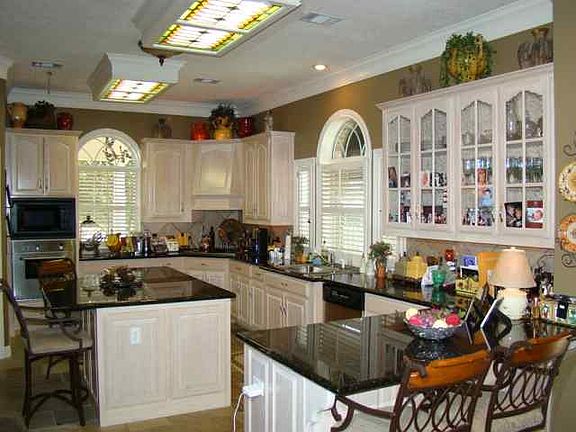 4th image of 5020 Oakmont Dr