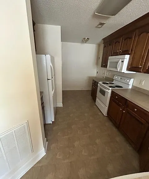 3513 Beacon Dr — Photo 5