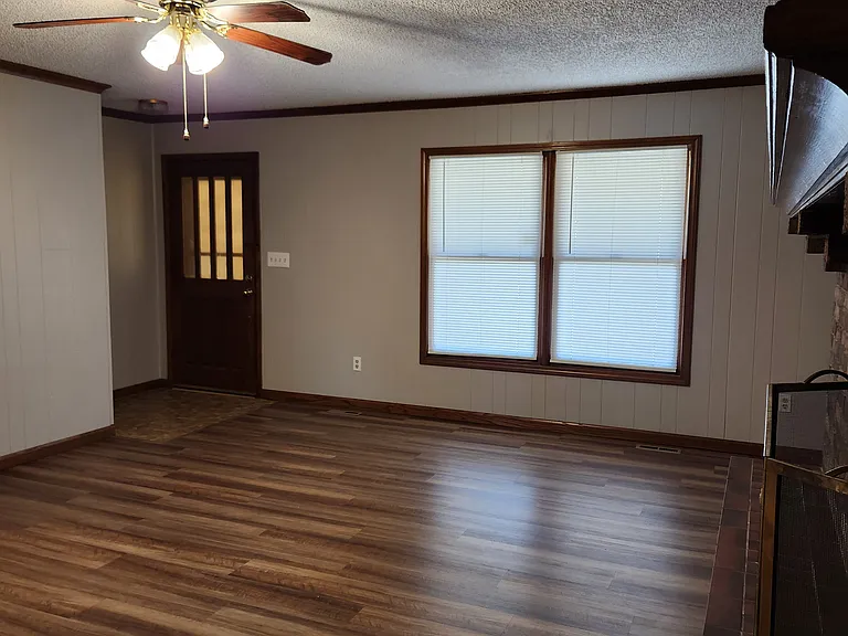 1633 E Lark St #2 — Photo 3