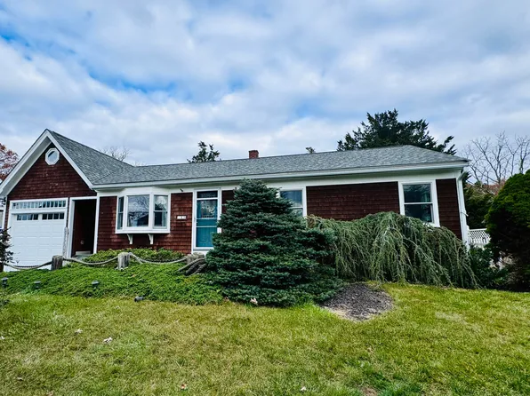 19 Summer Street, Buzzards Bay, MA 02532