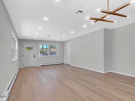 5th image of 11 Falmouth Street