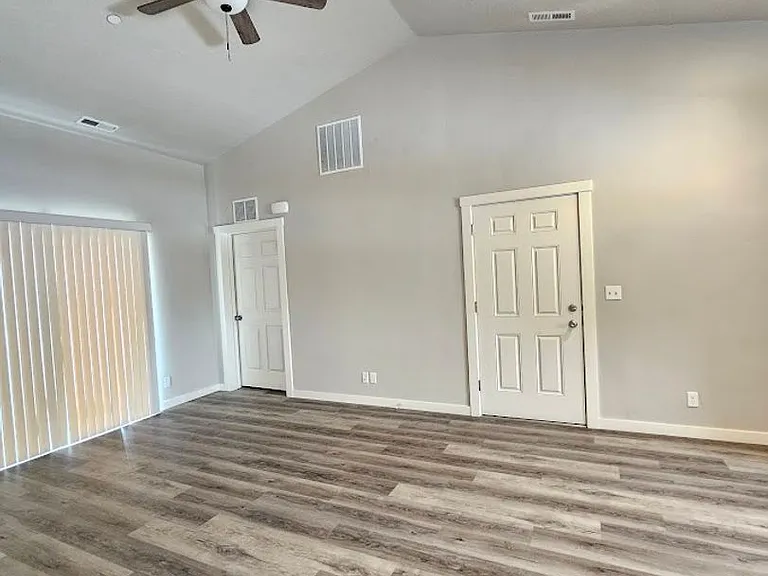 1011 Pirate Cove Dr — Photo 13