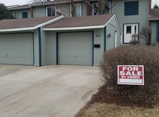 218 Clearbrook Ln, Bloomingdale, IL 60108