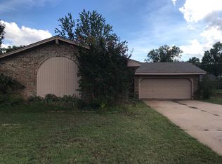 702 E 27th Pl, Edmond, OK 73013