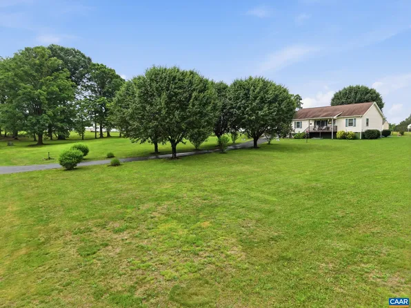 9402 Cedar Hollow Rd, Unionville, VA 22567