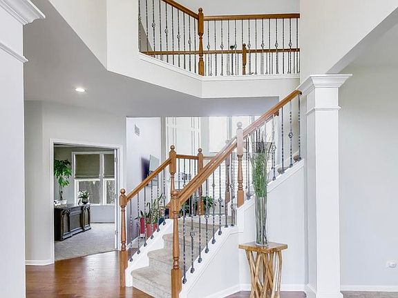 4th image of 191 Chapin Way