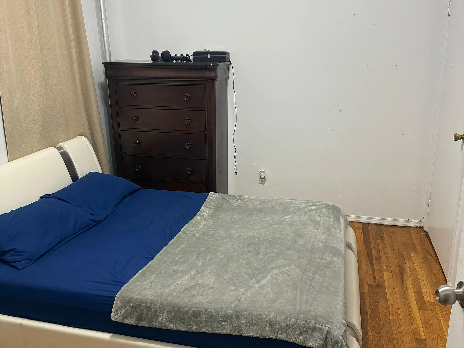 2 bed, $1,200 — Photo 1