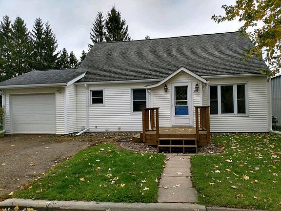 2nd image of 121 E Swift Ave