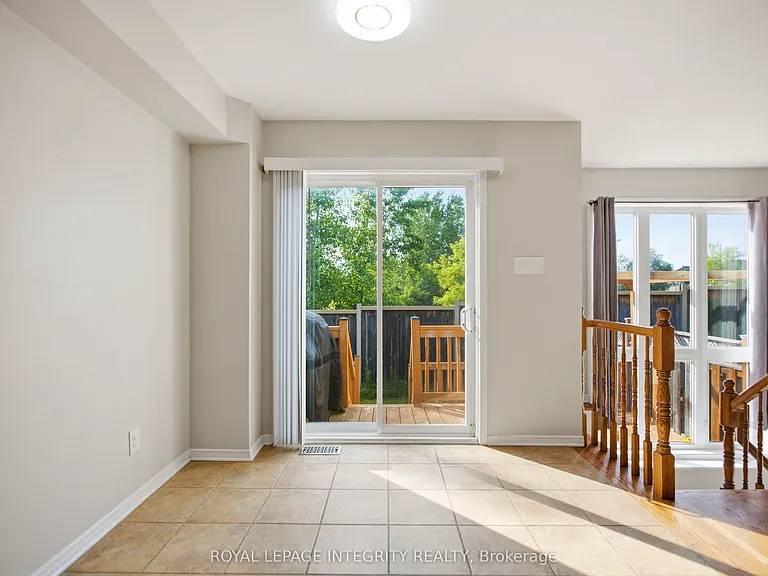 354 Rolling Meadow Cres — Photo 12