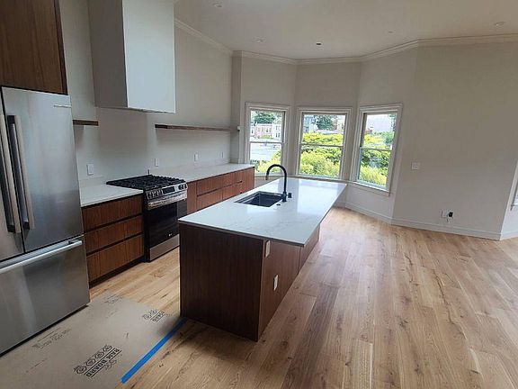 4th image of 182 Grattan St