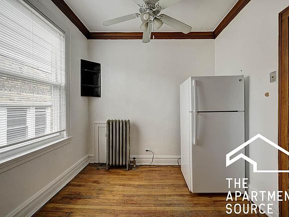 4th image of 4828 W Addison St APT 2S