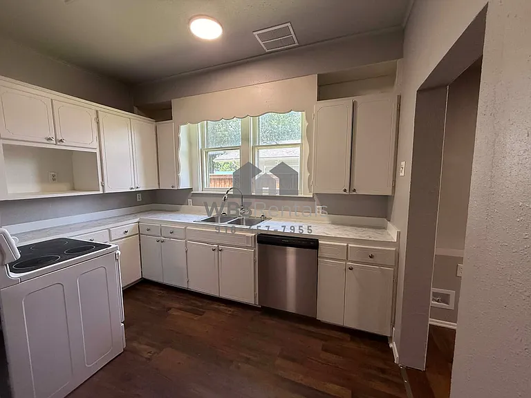 1116 Maple St — Photo 9