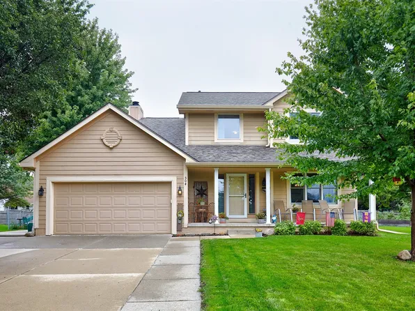 504 SW Maplewood Dr, Grimes, IA 50111